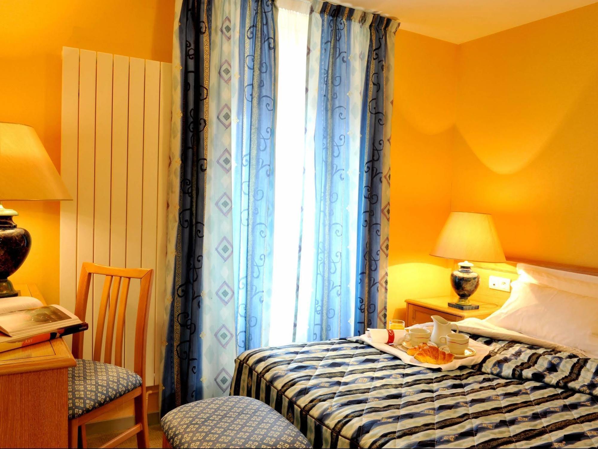 Logis Hotel Le Continental Châteauroux Buitenkant foto