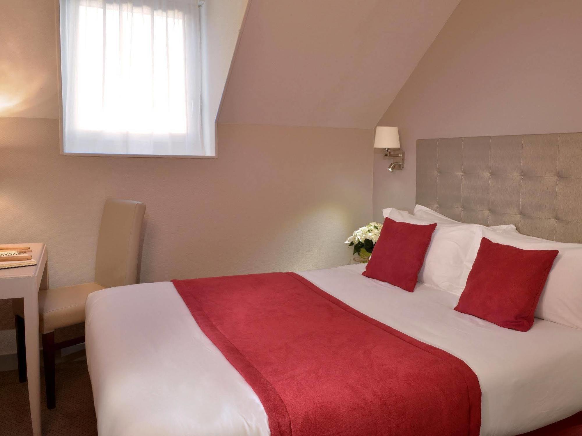 Logis Hotel Le Continental Châteauroux Buitenkant foto